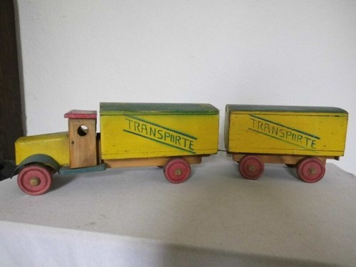Altes holzspielzeug holzauto - altes,