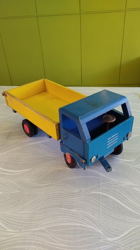 Sehr alter holzspielzeug lkw - alter,
