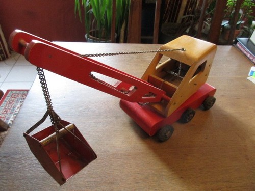 Bagger der firma aus holz - firma,