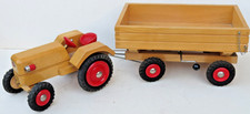 seltener alter Holz-Traktor