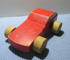 Auto  altes Holzspielzeug