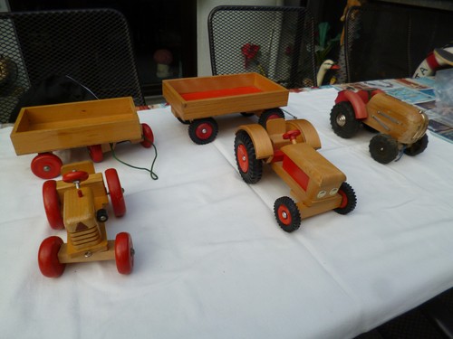 Holztraktor 3 stück - (en),